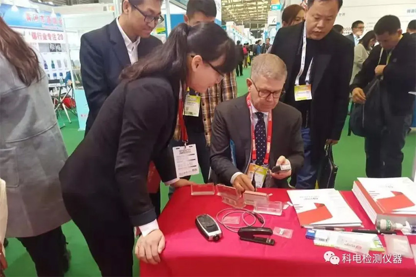 戳我試試